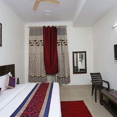 Oyo 8910 Celeste Inn Greater Noida Exterior foto