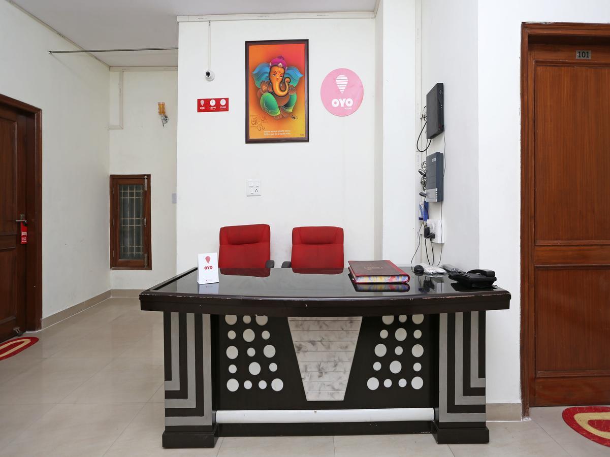 Oyo 8910 Celeste Inn Greater Noida Exterior foto